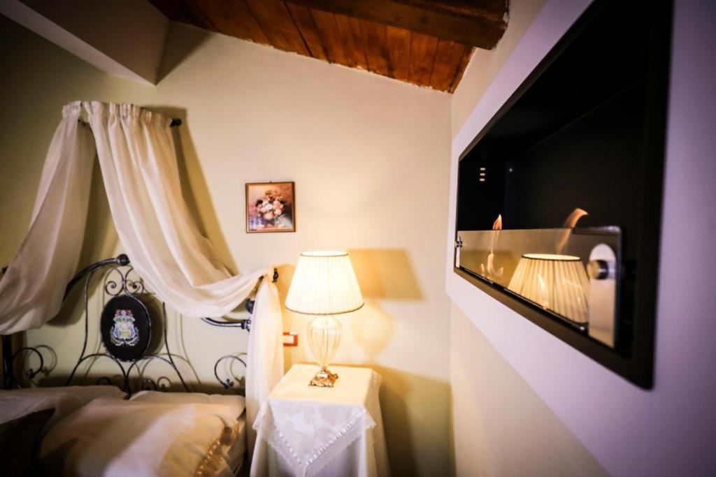 Dimora Di Charme Villa Sant'Erasmo Fumone Room photo